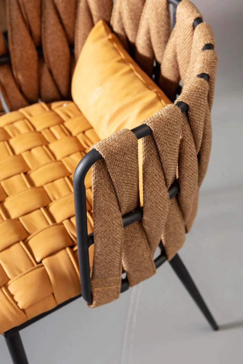 KARE Armlehnstuhl Cheerio Gelb inkl. Kissen