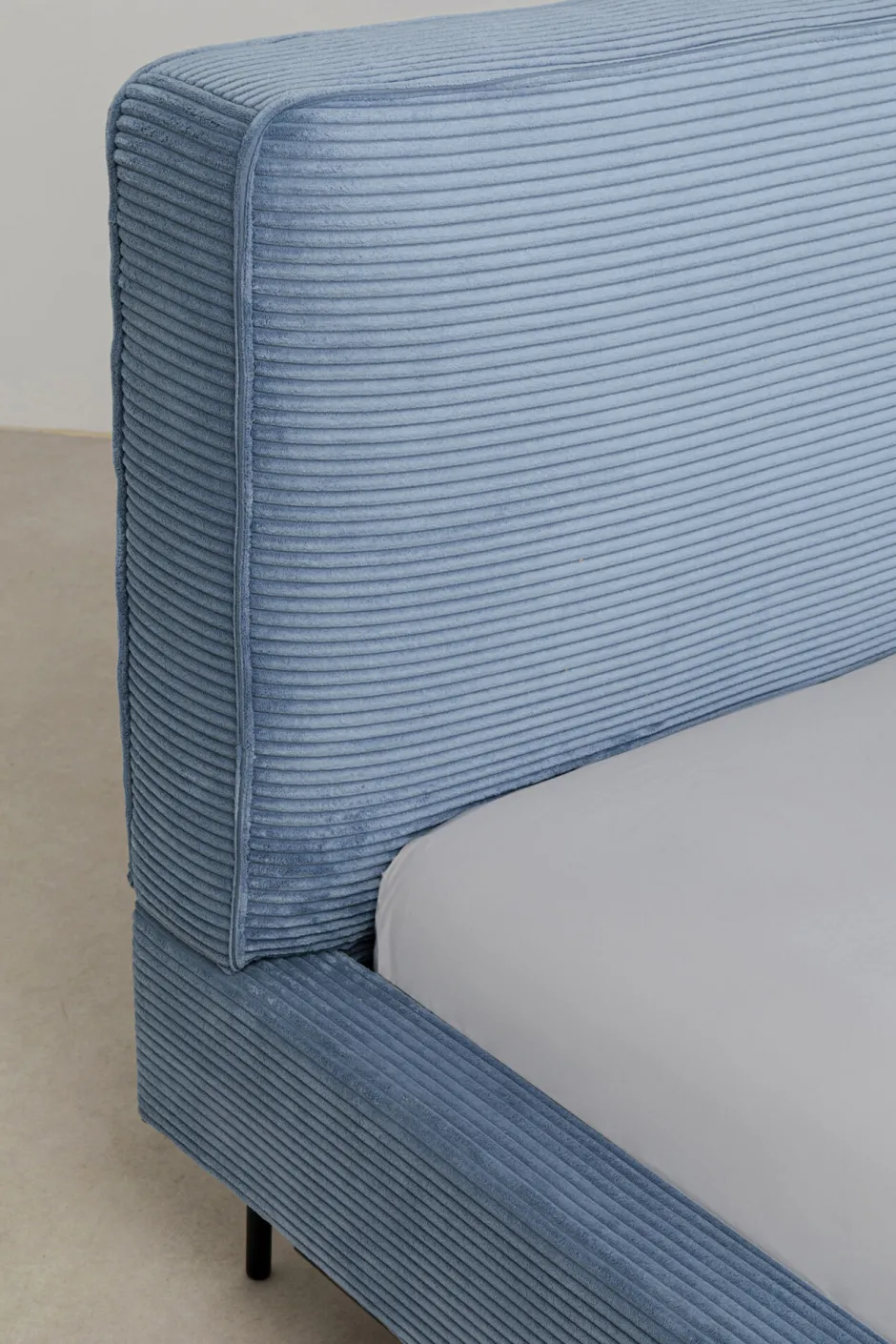 KARE Bett East Side Cord Blau 180x200cm