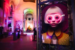 KARE Gerahmtes Bild LED Fancy Blonde Lady 120x80cm