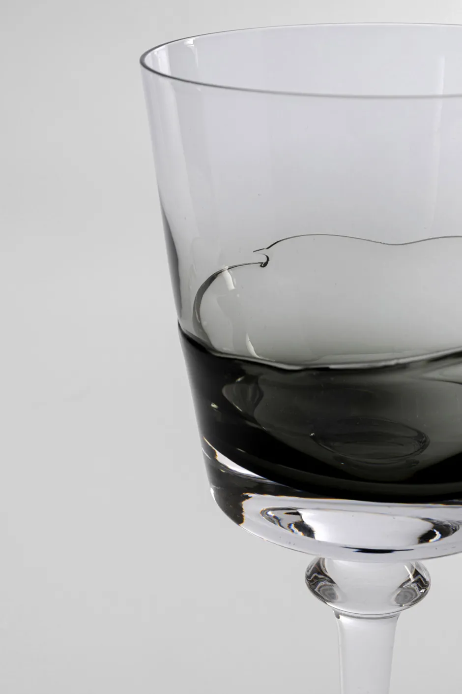 KARE Rotweinglas Mimi Grey 21cm