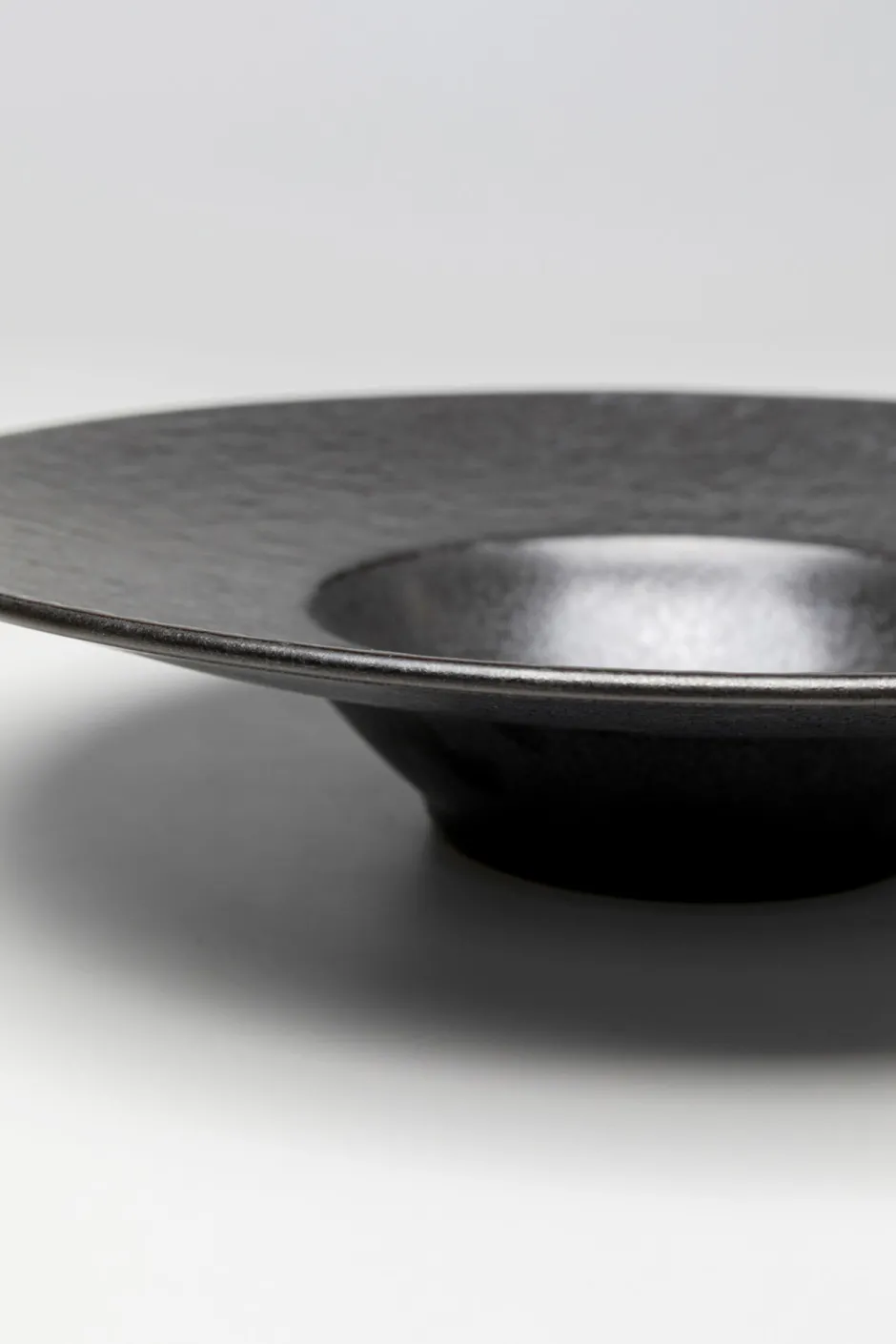 KARE Teller Tief Cosmos Schwarz Ø27cm