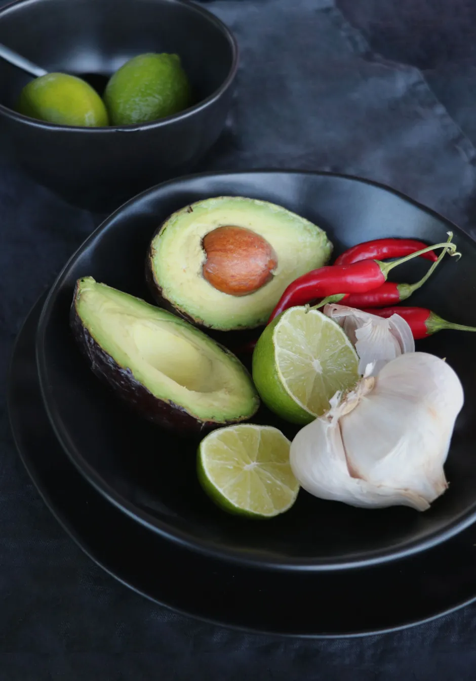 KARE Teller Tief Organic Black Ø22cm