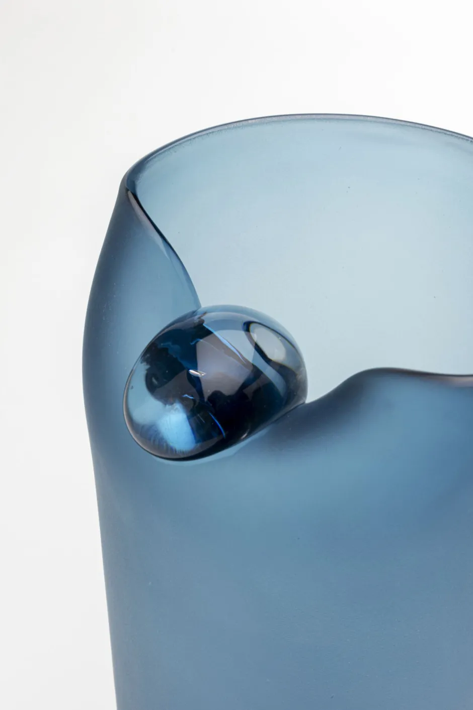 KARE Vase Buckle Blau 33cm