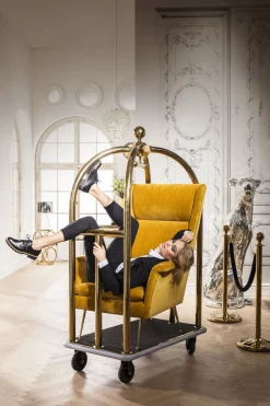 KARE VIP Gepäckwagen Vegas Gold