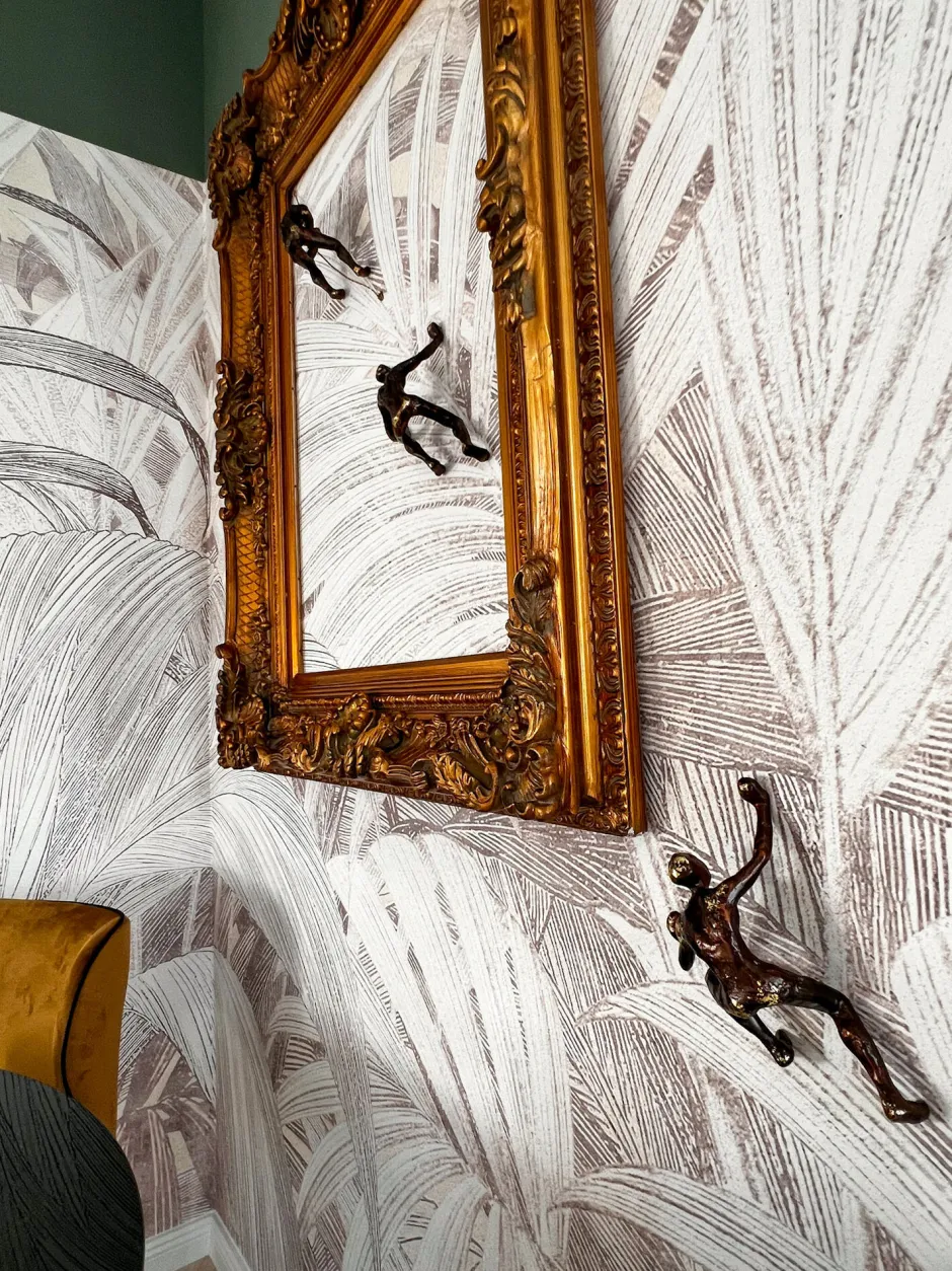 KARE Wandschmuck Climber 14x23cm